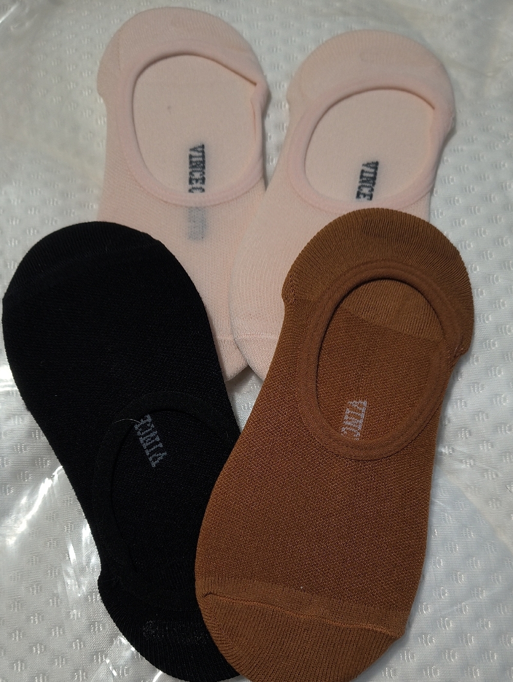 Vince Camuto Liner Socks